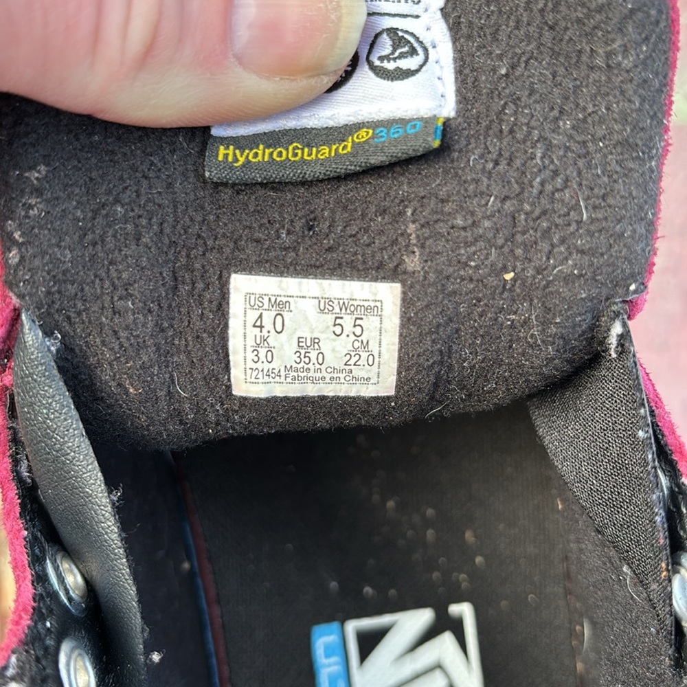 Vans - Picture 2 of 3